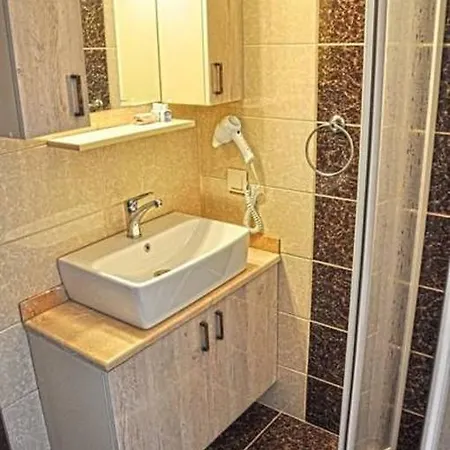 Golden Stone Butik 3*