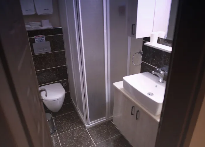 Golden Stone Butik 3*