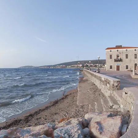 Golden Stone Butik Cesme