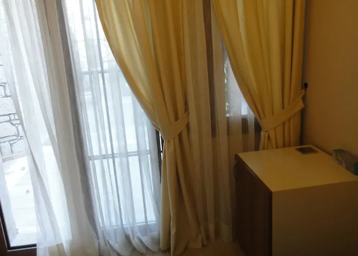 Golden Stone Butik Çeşme