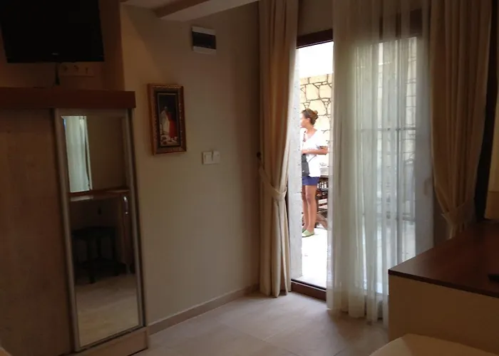 Golden Stone Butik Hotell 3*